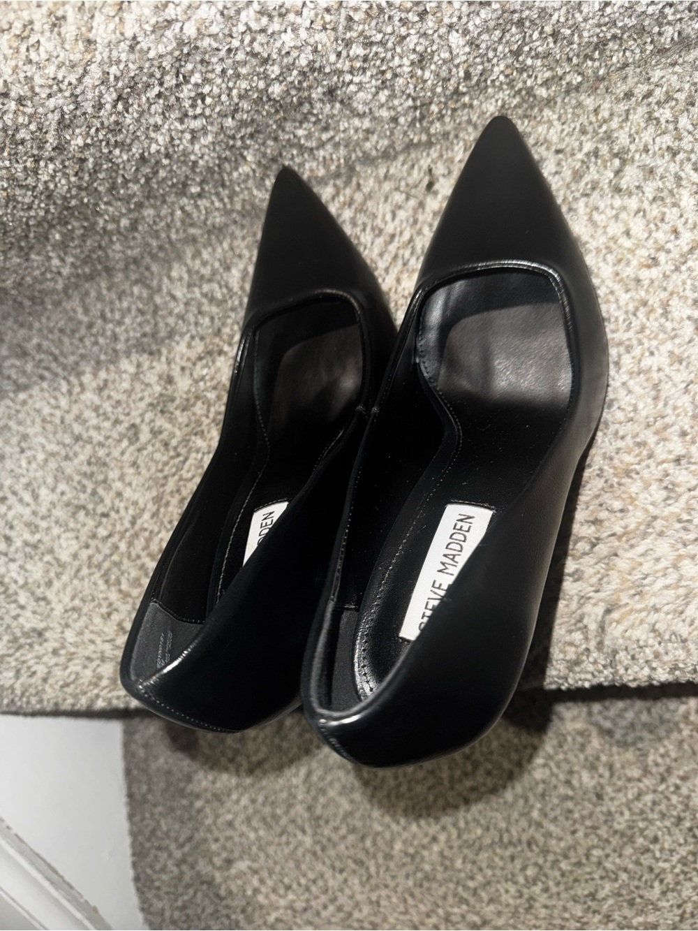 Steve Madden Black Pointed-Toe Leather Pumps